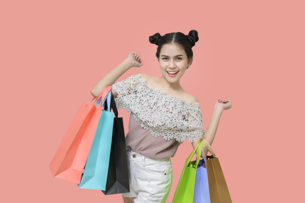 Mujer con compras