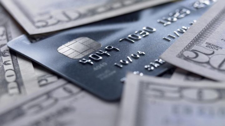 ¿Debe retirar efectivo con su tarjeta de crédito?