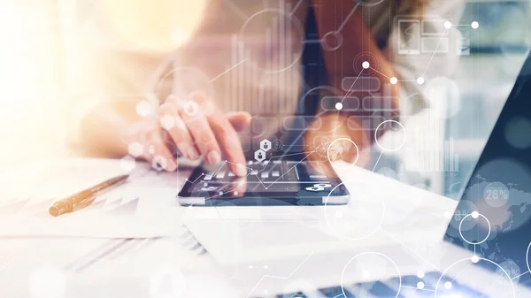 Estrategias para reducir riesgos y combinar renta fija, acciones y ETFs