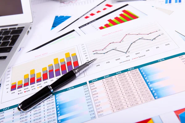 ETF vs. acciones locales ¿cuándo elegir cada uno?